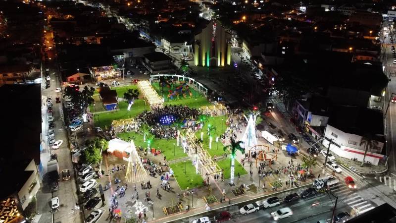 Revitalização transformou a Praça Central de Matinhos em um dos pontos turísticos mais visitados da cidade